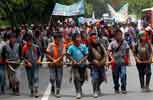 Niños de pueblos originarios se manifiestan