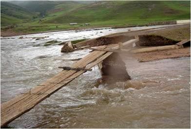 I Huancapuquio Huancapuquio, har avsprrningsluckorna verskljts av den stigande vattennivns