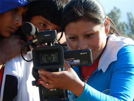 El derecho a la comunicacin de los pueblos indgenas