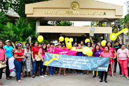 San Salvador, Pongan fin a la prohibicin del aborto