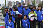 Entrega de equipos deportivos a niñ@s y adolescentes de calle en La Paz Bolivia
